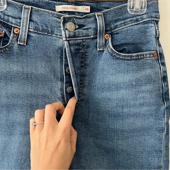 Levi's Wedgie Jeans 26 - Picture 2 of 4